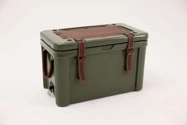 Rogue 45L Cooler with Leather seat - Image 2